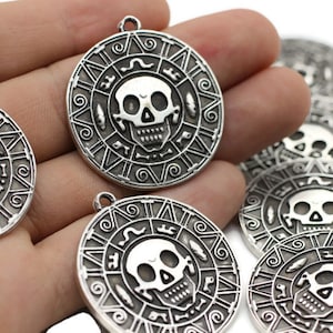 Matt Silver Plated Pirate Coins  36x40 mm, Pirates of The Caribbean Pendant, Aztec Silver Coin, Cosplay Supplies, AZTC