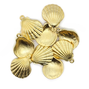 25 x 32 mm 24k Matt Gold Muschel Charm, Muschel Charme, Muschel Anhänger, Muschel Halskette, Strand Schmuck, vergoldete Charms SHLK