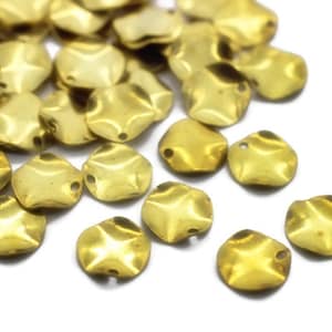 10 mm Rohmessing Scheibe, Gewellte Scheiben, massive Messingscheibe, Gewellte Stempelrohlinge, Gehämmerte Scheiben, Disc Charms, Messing Charms, Stempelanhänger, HMRD