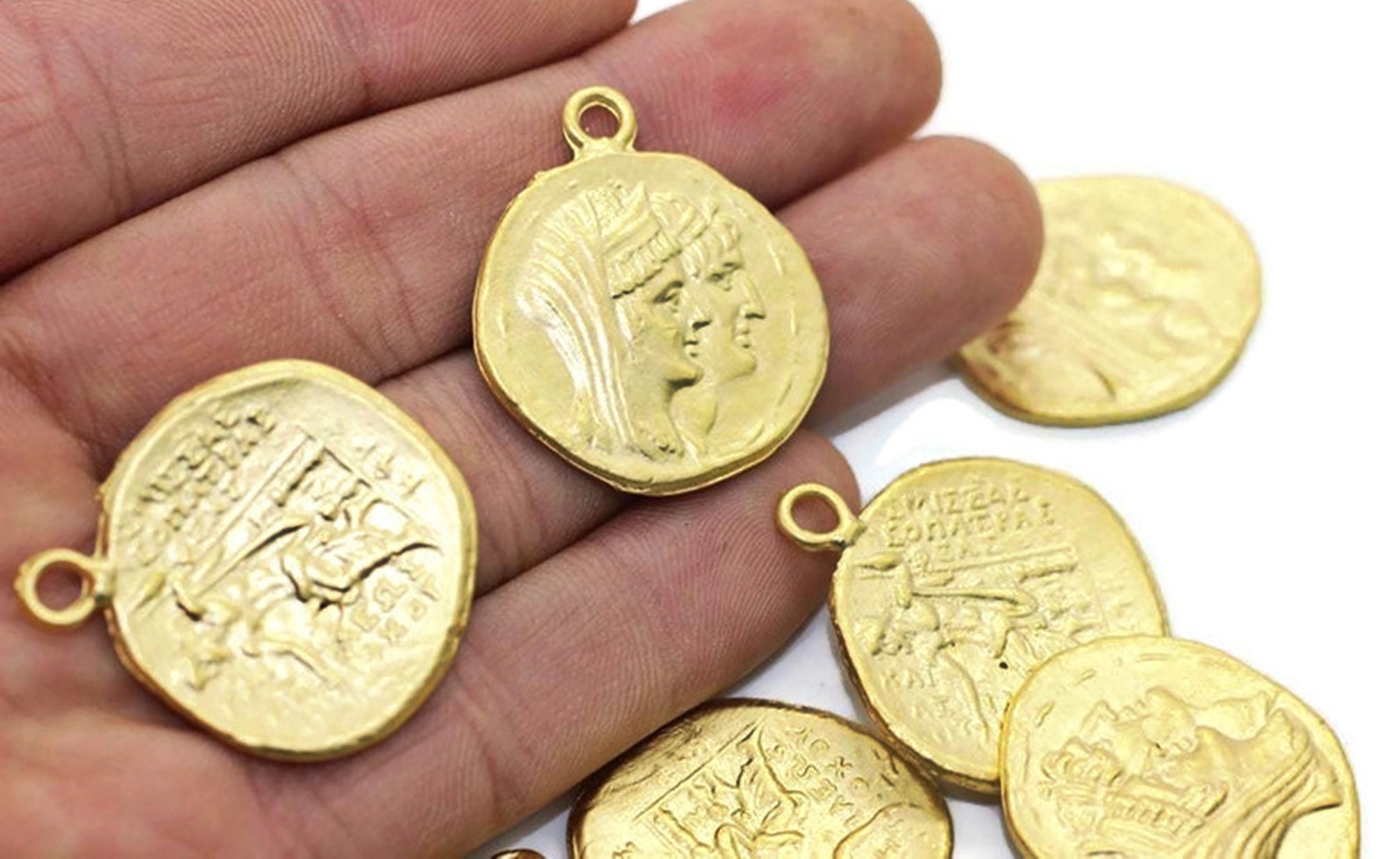 古代エジプトのコイン、マットゴールドコイン、コインペンダント、両面チャーム、エジプトペンダント、ファラオコイン、ファラオチャーム、コインチャーム、EGYP  - Etsy 日本