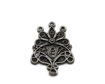 Matt Silver Plated Earring charms, 17x25mm multi strand jewelry connectors, 4 holes  Filigree Charms, earring component, earring findings