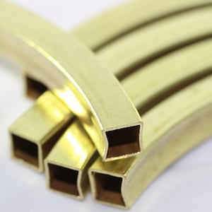 Messing Premium Eckige Rohrohre 7 x 60 mm, Geschwungene Röhren, Lochgröße 5 mm, Industrierohre, Röhrenperlen, Röhrenfunde, Messingrohre, TBDS