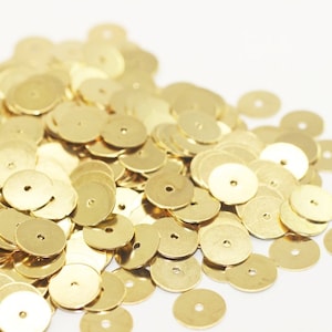Raw Brass Round Disc, 10 mm Stamping Tag, Munten, Mid Hole Coins, Tiny little Circle Charms, opzwepende charmes, GLDS