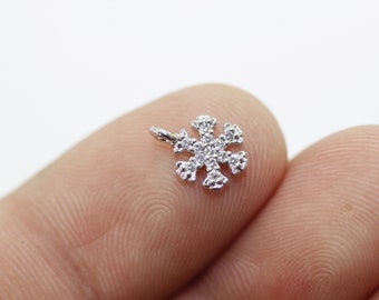 Bunnyberry Small Oxidized Snowflake Charm 