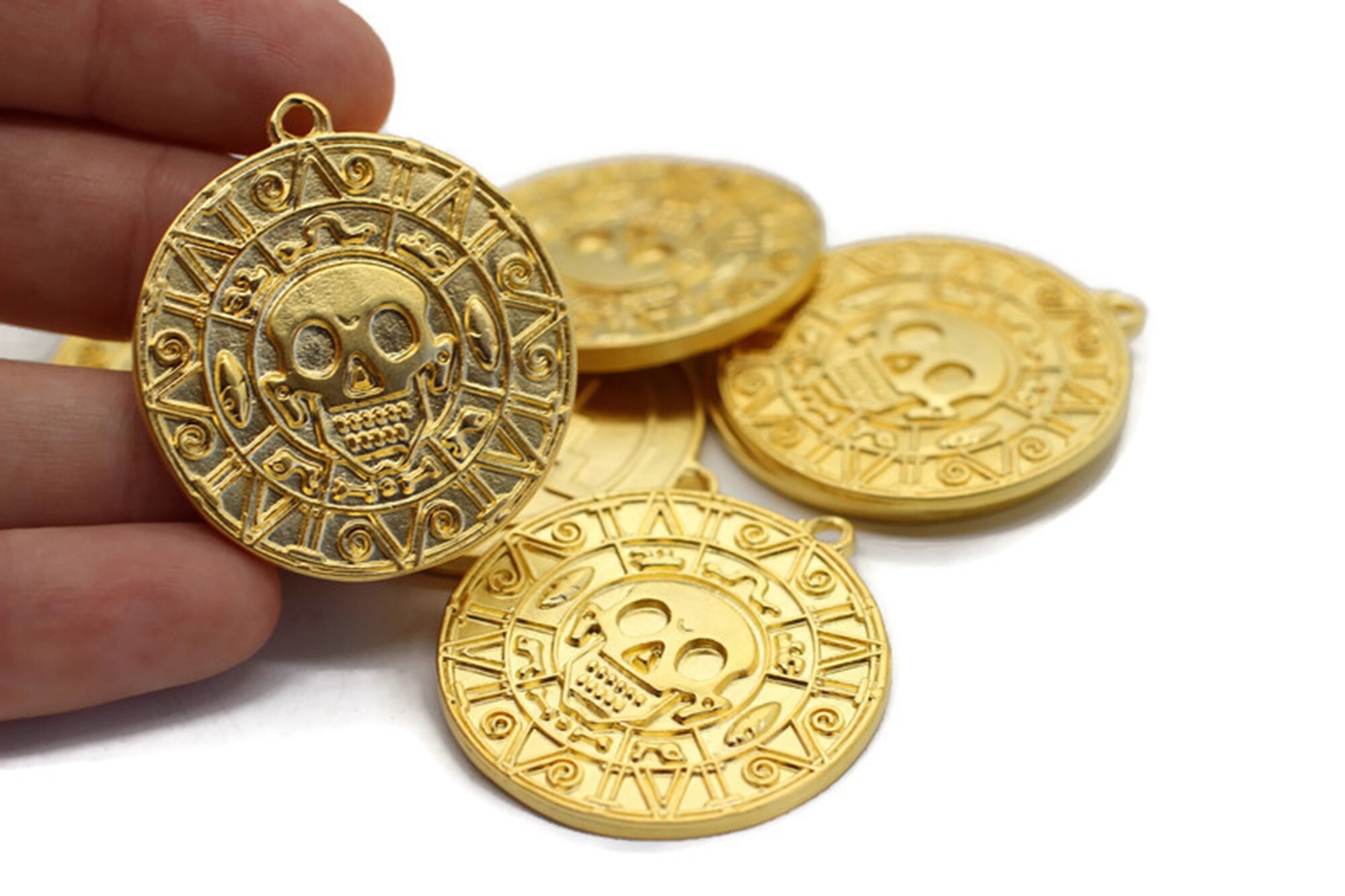 36x40 mm Matt Gold Cursed Aztec Coin Medallion Pendant Pirates of The Caribbean Necklace, Aztc