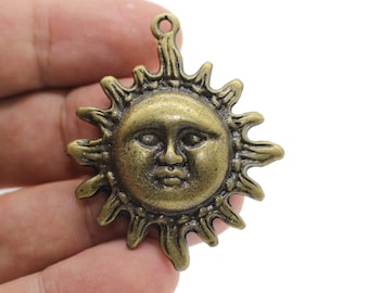 Antique Bronze Plated Sun Pendant, 40 x 47mm Antique Bronze Suny Shinning charm, Egypt Charms, Sun charm, earring necklace charms, SNCR