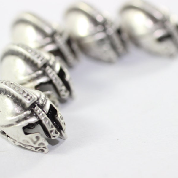 Perles de gladiateur en argent mat, perles de casque 14x18 mm avec deux trous, bracelet casque spartiate charmes AKS 027