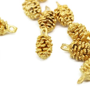 Matt vergoldeter Tannenzapfen Anhänger, Tannenzapfen Anhänger, Halskette Schmuck, Geschenk für sie, Schmuckherstellung, Kettenanhänger, Pinecone Schmuck, PABC