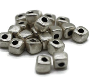 10/50/100 stuks antiek zilveren kubuskralen, 5,5 mm vierkante kubusafstandhouder, kubuskralen, buiskralen, kubusvormige hanger, open vierkante kralen, vierkante kubussen