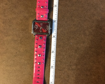 Pretty in Pink Women Wrist Watch