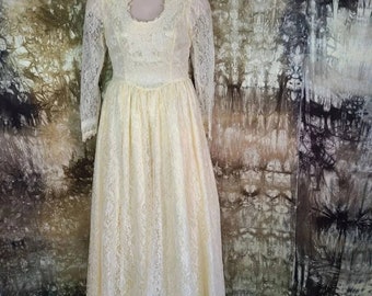 Vintage 80s gunne sax by Jessica McClintock romantic renaissance bridal collection cream lace high collar dress with puff sleeves Size 11