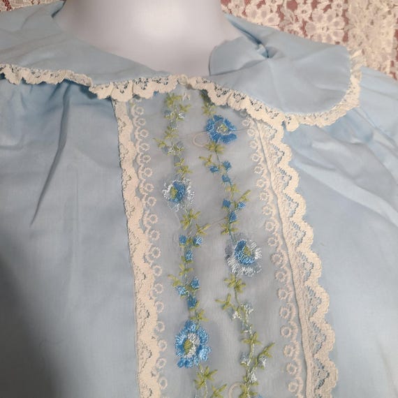 Vintage 60s Loungees powder blue floral lace hous… - image 2