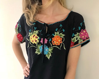 Handbestickte mexikanische Bluse, schwarze Boho Tunika, große Größe