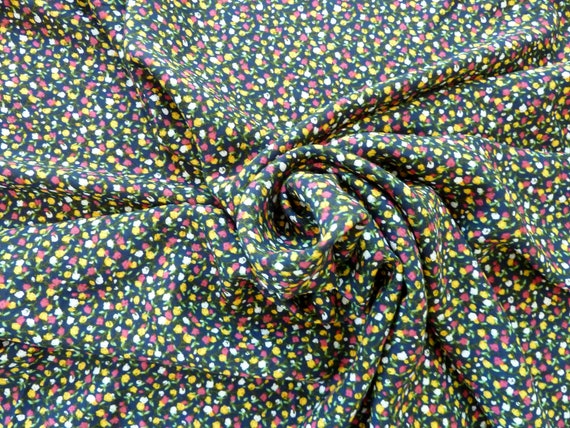Multi on Navy Blue Ditsy Floral Viscose Dress Fabric 100/% Viscose Soft Drape