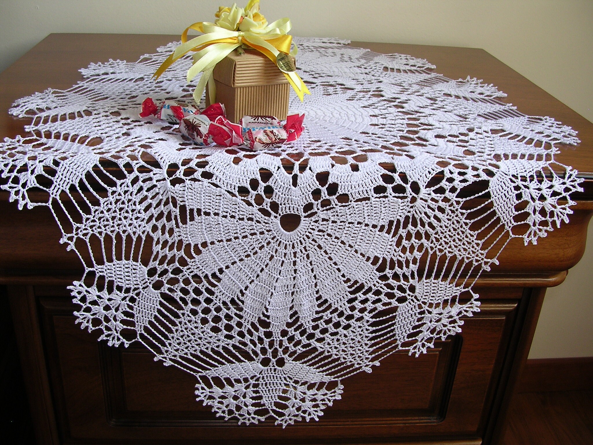 Floral Hand Crochet Table Runner Doily Beige Lace Table  Placemats Cotton Oval 