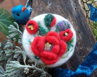 needle felted brooch, red poppy pin, mothers day gift, floral felt jewelry, japan art ,hand embroidered flower, unique birthday gift easter