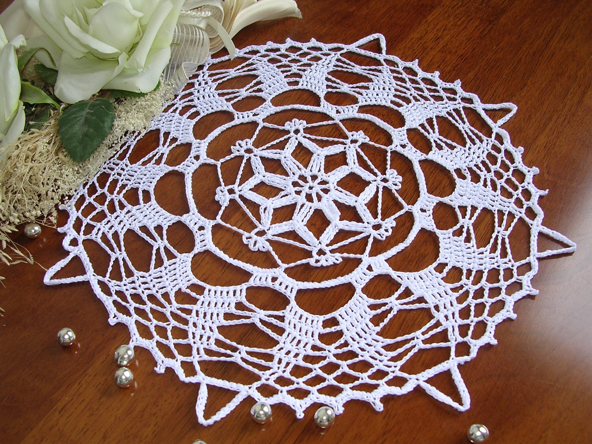 Miniature Crochet Lace Doily for Sale, Dollhouse Micro Crochet