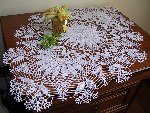 Kilofly 4 Centrini In Pizzo All'Uncinetto – 25x25 Cm, Cotone Bianco, Motivo Floreale, Fatti A Mano, Per Sottopiatto, Sottovaso E Decorazione Tavola