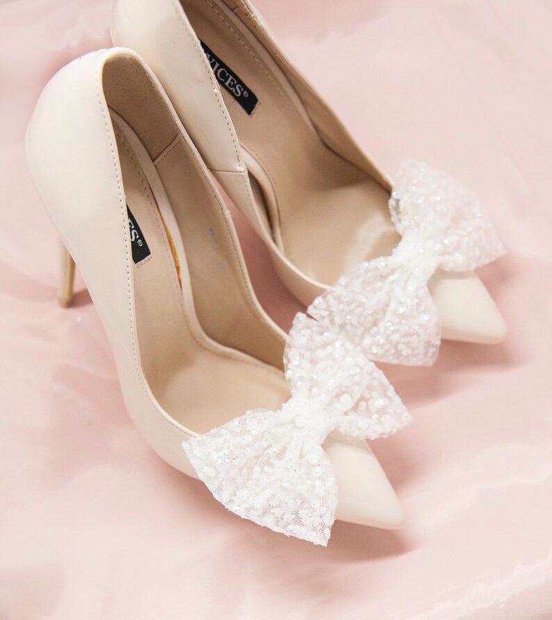 white bows shoe clips wedding tulle white bows with crystals Off white tulle bows with silver brocade shoe clips- Mififi clips for shoes