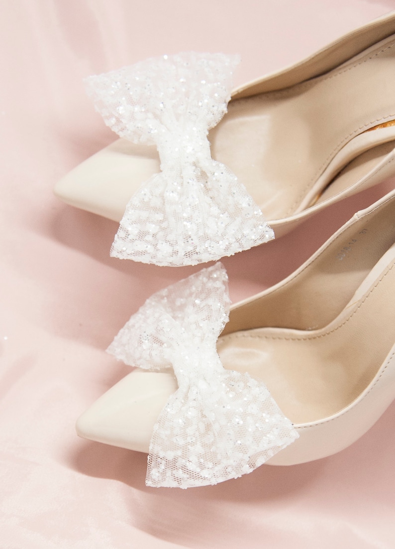 white bows shoe clips wedding tulle white bows with crystals Off white tulle bows with silver brocade shoe clips- Mififi clips for shoes