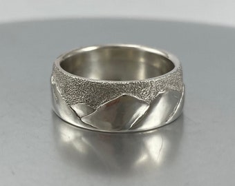 Anillo de bodas de oro de la cordillera, hecho a mano (8 mm, 14k o 18k)