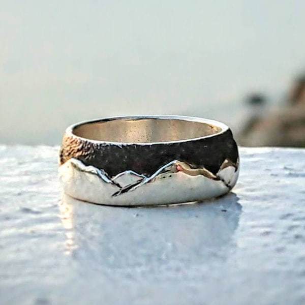 6mm Gold Mountain Range Wedding Ring with Black Rhodium Plated Sky, Unique Mens or Womens Mountain Wedding Band