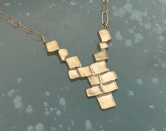 Collar de pared antiguo de oro macizo de 14 k