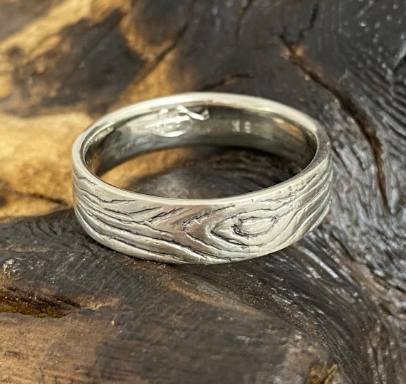 Gold Wood Grain Ring / Mens Wedding Ring / Unique Mens Ring / | Etsy