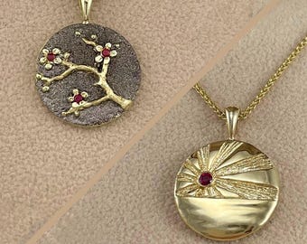 Collar reversible con colgante de flor de cerezo y amanecer en oro de 14 quilates con diamantes, zafiros o rubíes.