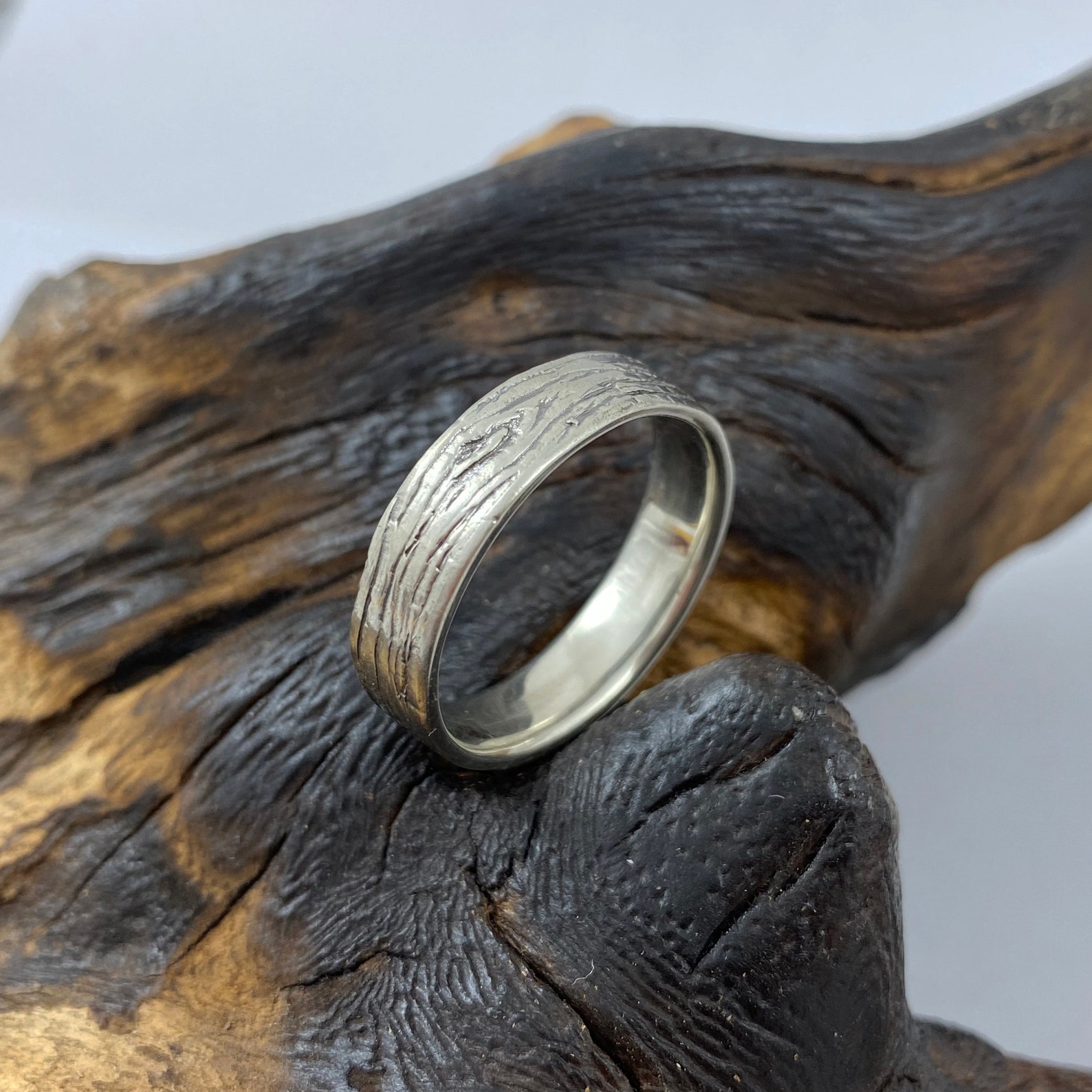 Gold Wood Grain Ring / Mens Wedding Ring / Unique Mens Ring / Etsy