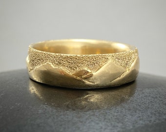 Anillo de bodas Gold Mountain, banda única hecha a mano para hombre (6 mm, 14k o 18k)