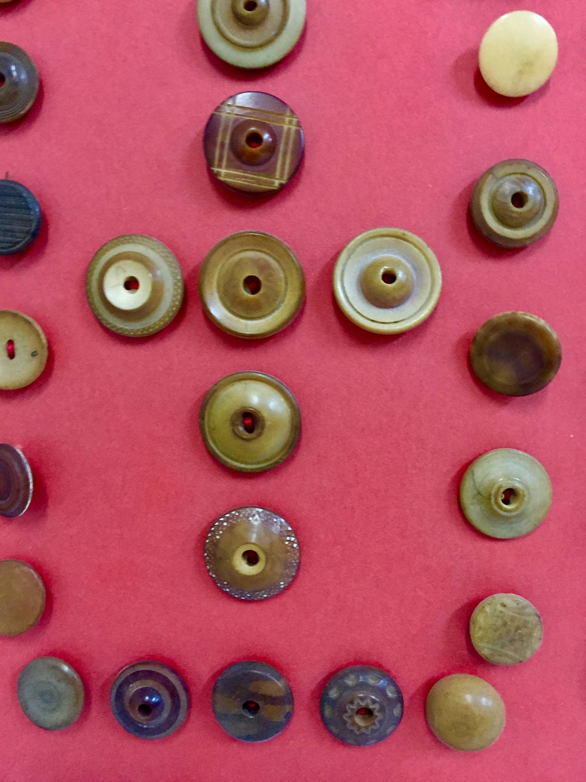 Vintage Button Collection/antique Buttons on Button - Etsy