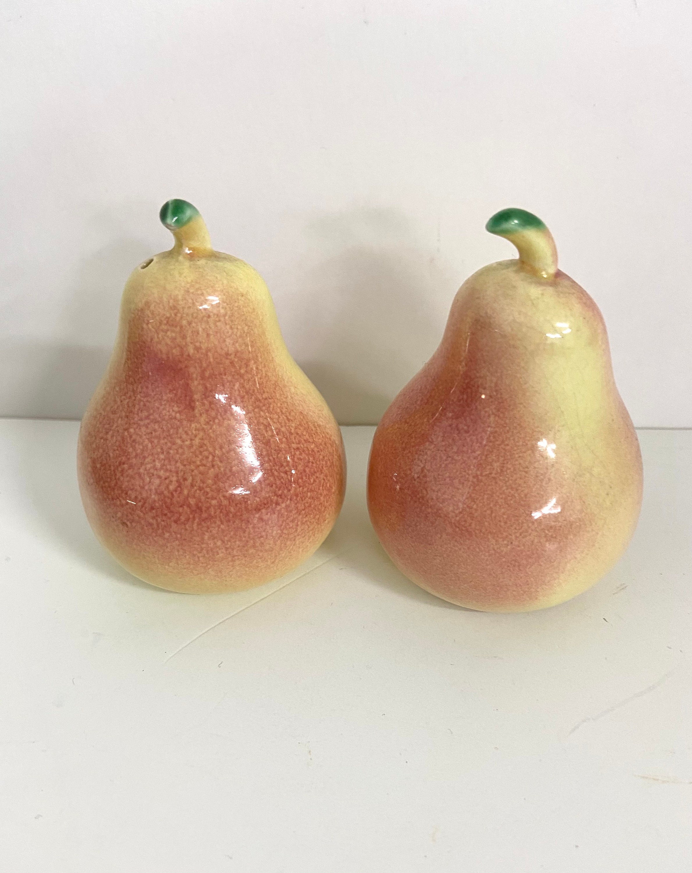 Dining & Serving Home & Living Ceramic Pears Salt and Pepper Shaker Set