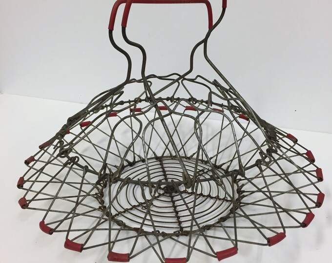 Vintage Folding Egg Basket/ Vintage Wire Basket/ Antique Egg Basket