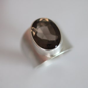 Ring with beautiful faceted oval smoky quartz by Frank Schwope, quartz, faceted, wide, ring, silver, unique jewelry, jewelry, oval