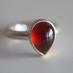 Unique sterling silver ring &quot;Blickfang 39&quot; by Frank Schwope, garnet, unique, Schwope, gemstone, unique jewelry, goldsmith&#39;s work, gold