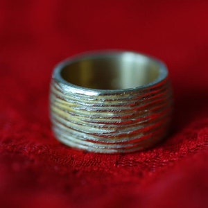 Bague unique avec lignes ornementales environnantes de Frank Schwope, bijoux uniques, bague, travail d'orfèvrerie image 3