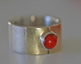 Unikat Ring aus Sterlingsilber / Gold / Koralle von Frank Schwope