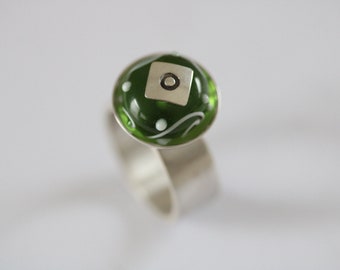 Ring mit grünen Murano Glaselement und verzierten kleinen Blütenelement Ring für Romantiker, Unikatschmuck, Schwope, Grün, Schmuckstück