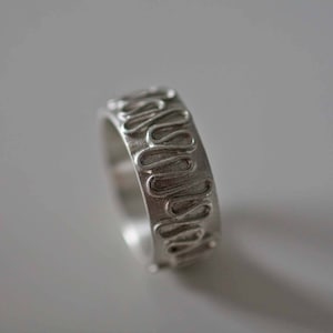 Ring in solid silver 925 with surrounding ornament