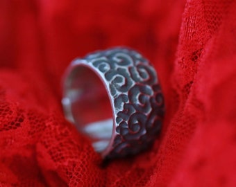 Unique silver ring with encircling snail ornament by Frank Schwope, goldsmith's work, unique jewelry, unique jewelry, goldsmiths