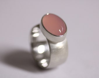 Bague en argent avec un beau quartz rose ovale de Frank Schwope, rose, bague, bijoux uniques, orfèvrerie, bijou, argent, femme