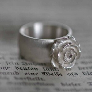 Flower ring in solid 925 silver by Frank Schwope