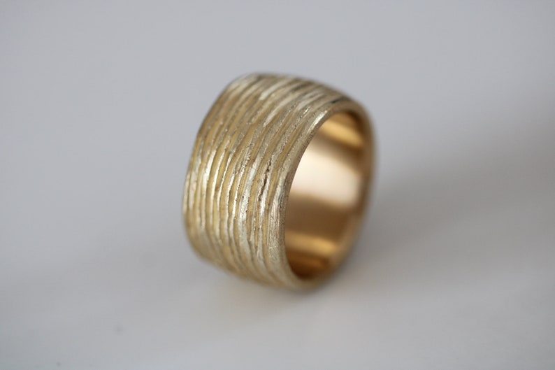 Bague unique avec lignes ornementales environnantes de Frank Schwope, bijoux uniques, bague, orfèvrerie, or, bijoux uniques, sculpture de bijoux image 4