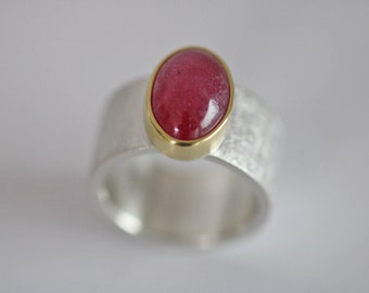 Unique sterling silver ring "Blickfang 42" by Frank Schwope, unique jewellery, ruby, gold, ring, goldsmith's work, unique jewellery, precious