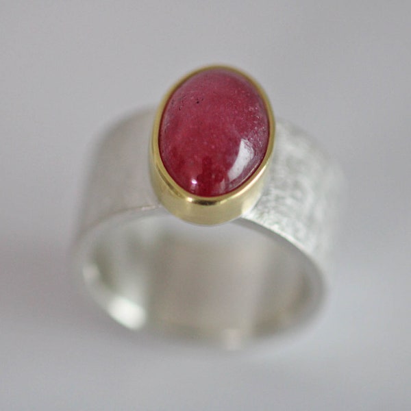 Unique sterling silver ring "Blickfang 42" by Frank Schwope, unique jewellery, ruby, gold, ring, goldsmith's work, unique jewellery, precious