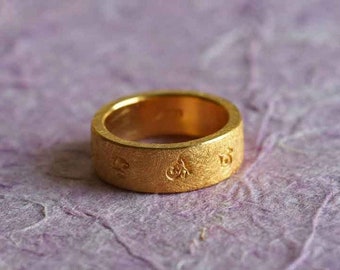Ring mit kleinen Ornamenten in Silber feingoldplattiert von Frank Schwope, Unikatschmuck, Ring, Goldschmiedearbeit