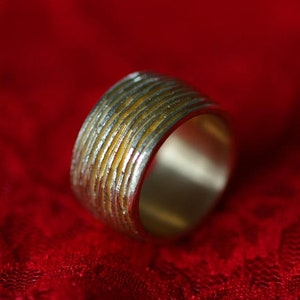 Bague unique avec lignes ornementales environnantes de Frank Schwope, bijoux uniques, bague, travail d'orfèvrerie image 2