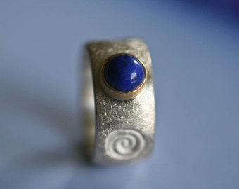 Unique ring made of sterling silver / gold / lapis by Frank Schwope