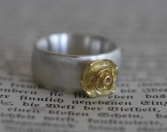 Silver ring with a noble solid 750 gold rose by Frank Schwope, unique jewelry, goldsmith, goldsmith's work, unique jewelry, rose, unique